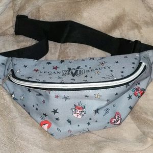 Kat von D - KVD Vegan Beauty Hip Bag